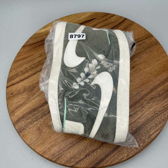 Nike Blazer Mid 77 Shoes Womens Size 9 Olive Suede Casual Athletic Gym Sneakers - Picture 9 of 9